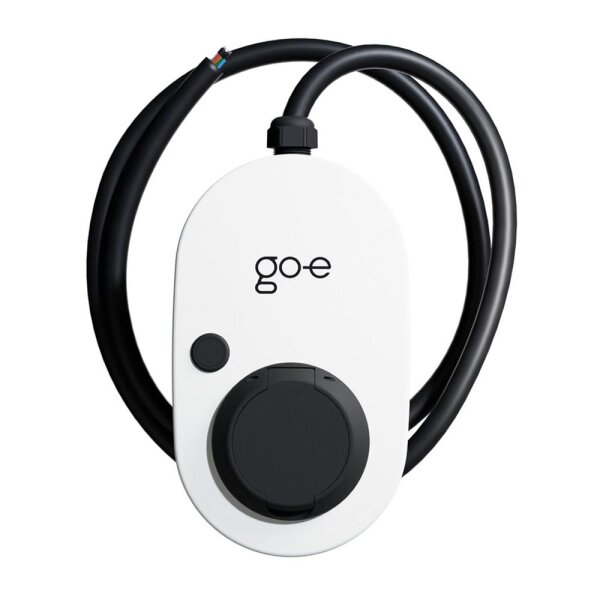 go-e gemini wallbox mit schwarzem Anschlusskabel